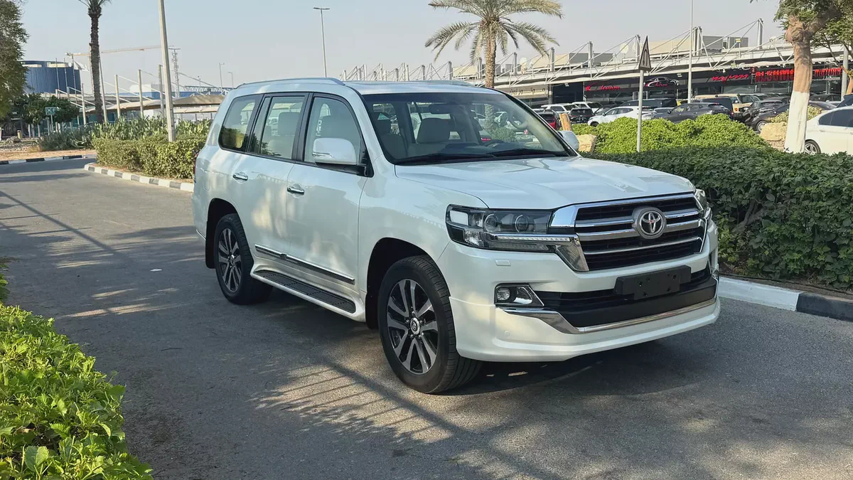 Toyota Land Cruiser 2019 GXR Grand Touring - GCC Specs - Excellent Condition