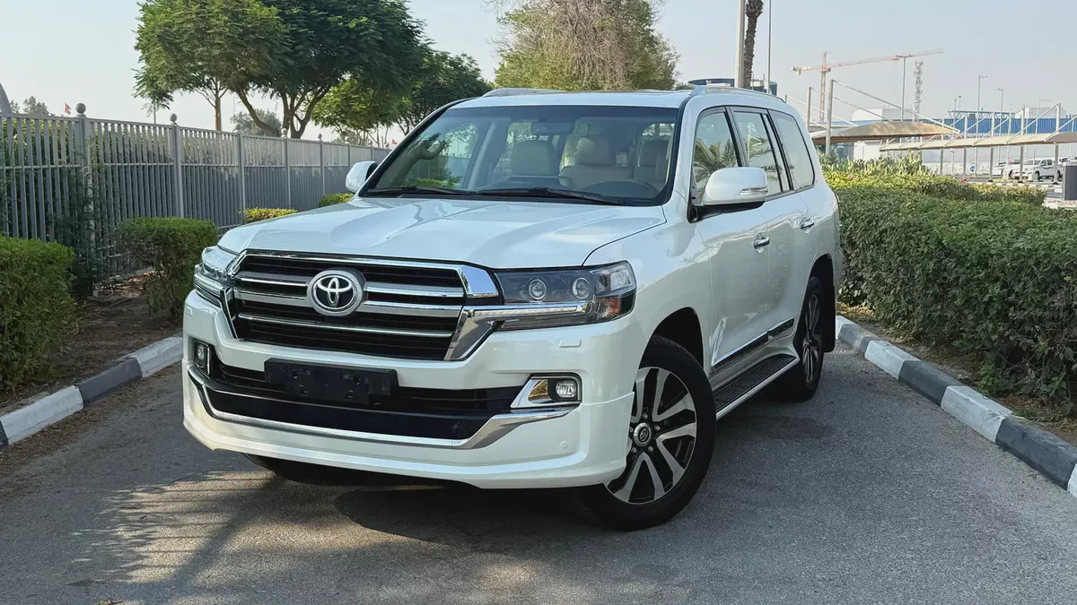 Toyota Land Cruiser 2019 GXR Grand Touring - GCC Specs - Excellent Condition-3-3