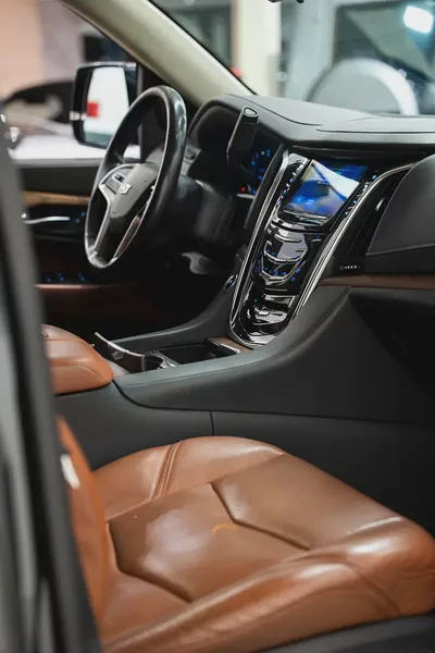 AED 1551 PM | CADILLAC ESCALADE PLATINUM 2020 | PRISTINE CONDITION | 1 YEAR WARRANTY | GCC-9