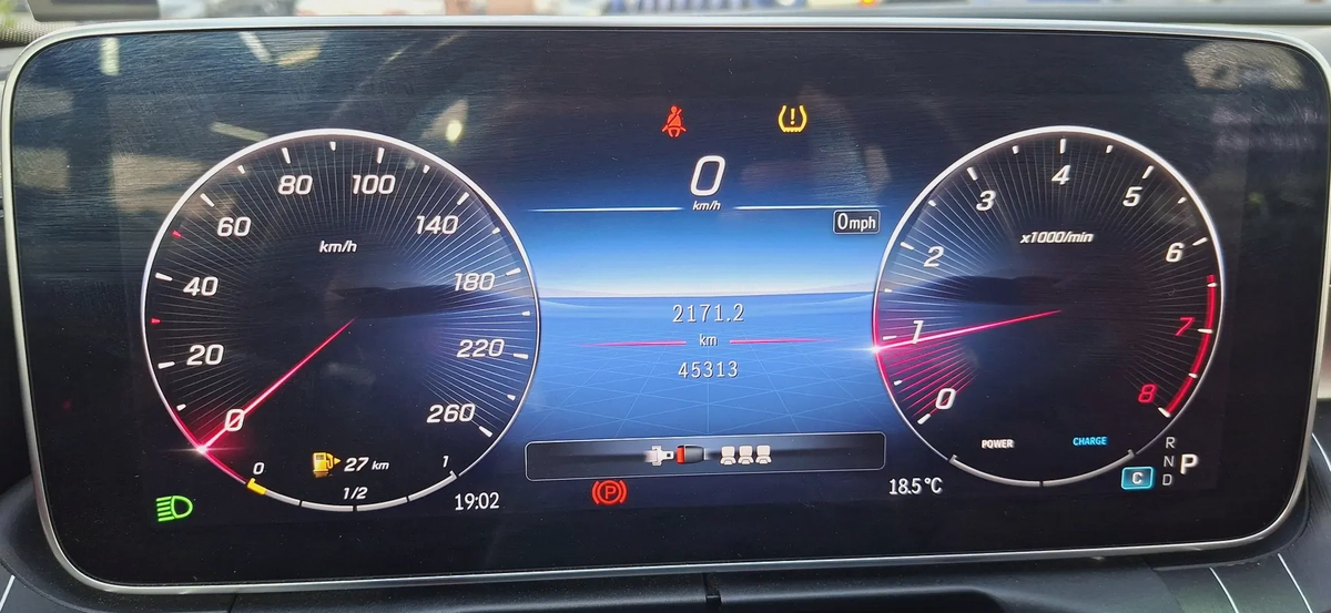 2023 Mercedes-Benz C-Class C300 - Pristine Condition, Low Mileage-10-10