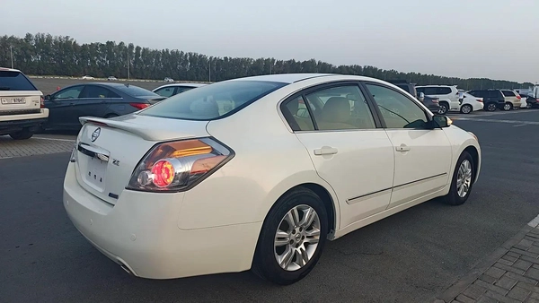 Nissan Altima SL 2011 - GCC Specs - Well Maintained