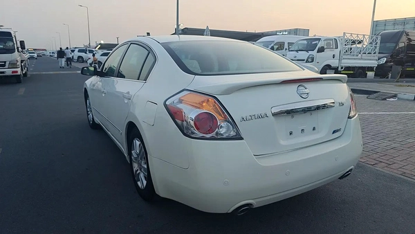Nissan Altima SL 2011 - GCC Specs - Well Maintained