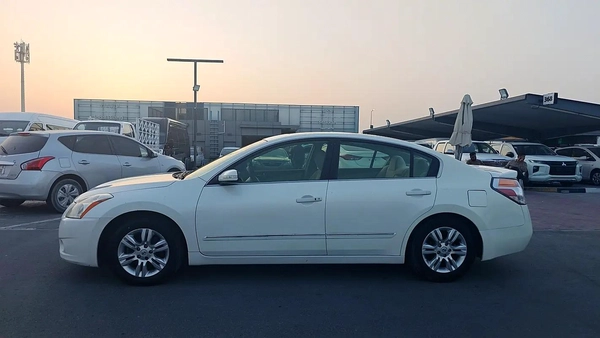Nissan Altima SL 2011 - GCC Specs - Well Maintained
