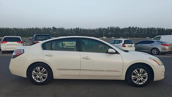 Nissan Altima SL 2011 - GCC Specs - Well Maintained