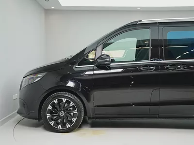 Dealer WARRANTY | GCC specs | 2026 Mercedes-Benz V300 AVANGARDE-5