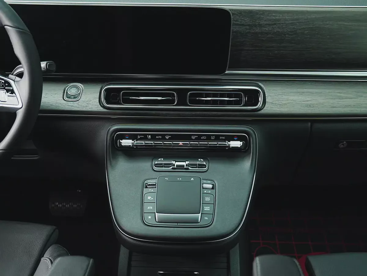 Dealer WARRANTY | GCC specs | 2026 Mercedes-Benz V300 AVANGARDE-15-15