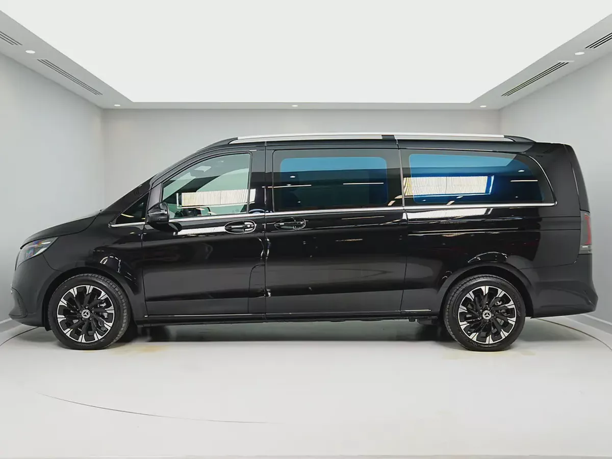 Dealer WARRANTY | GCC specs | 2026 Mercedes-Benz V300 AVANGARDE-4-4