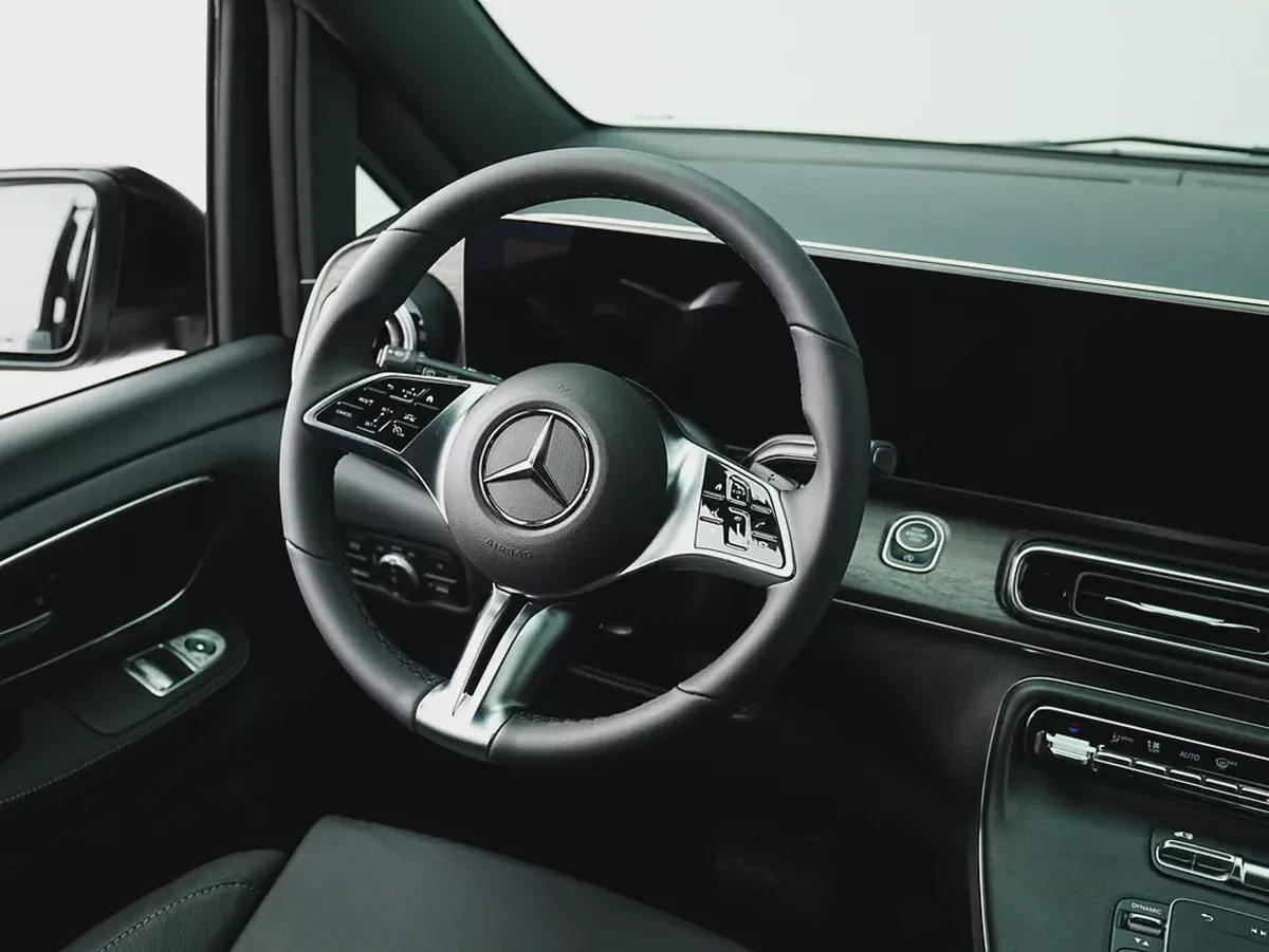 Dealer WARRANTY | GCC specs | 2026 Mercedes-Benz V300 AVANGARDE-8-8