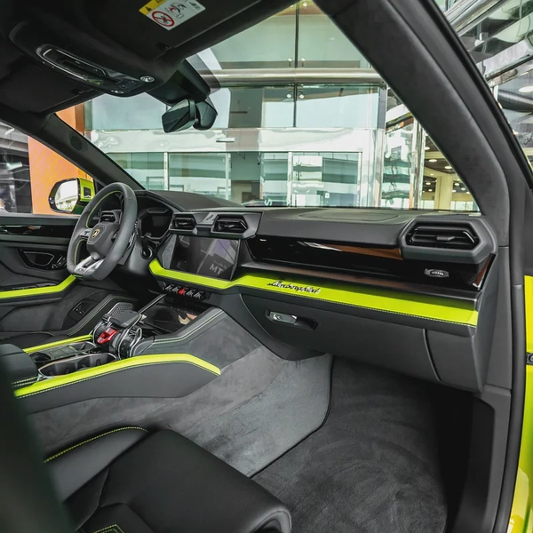 2025  LAMBORGHINI URUS SE  ( BRAND NEW )( ONE YEAR WARRANTY+ SERVICE )