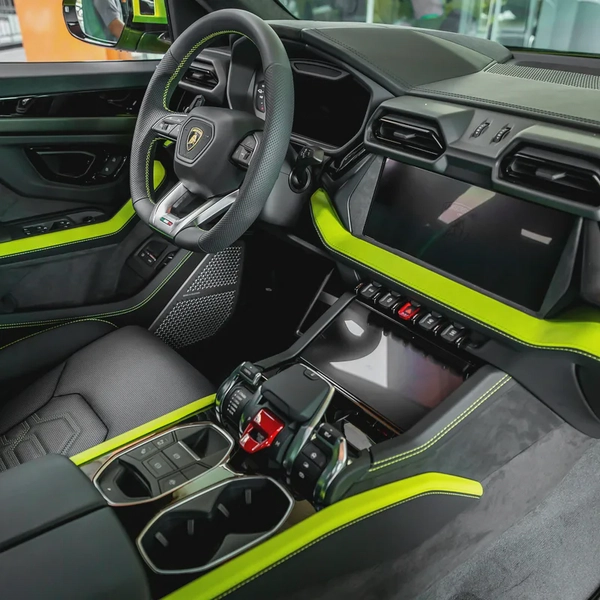 2025  LAMBORGHINI URUS SE  ( BRAND NEW )( ONE YEAR WARRANTY+ SERVICE )