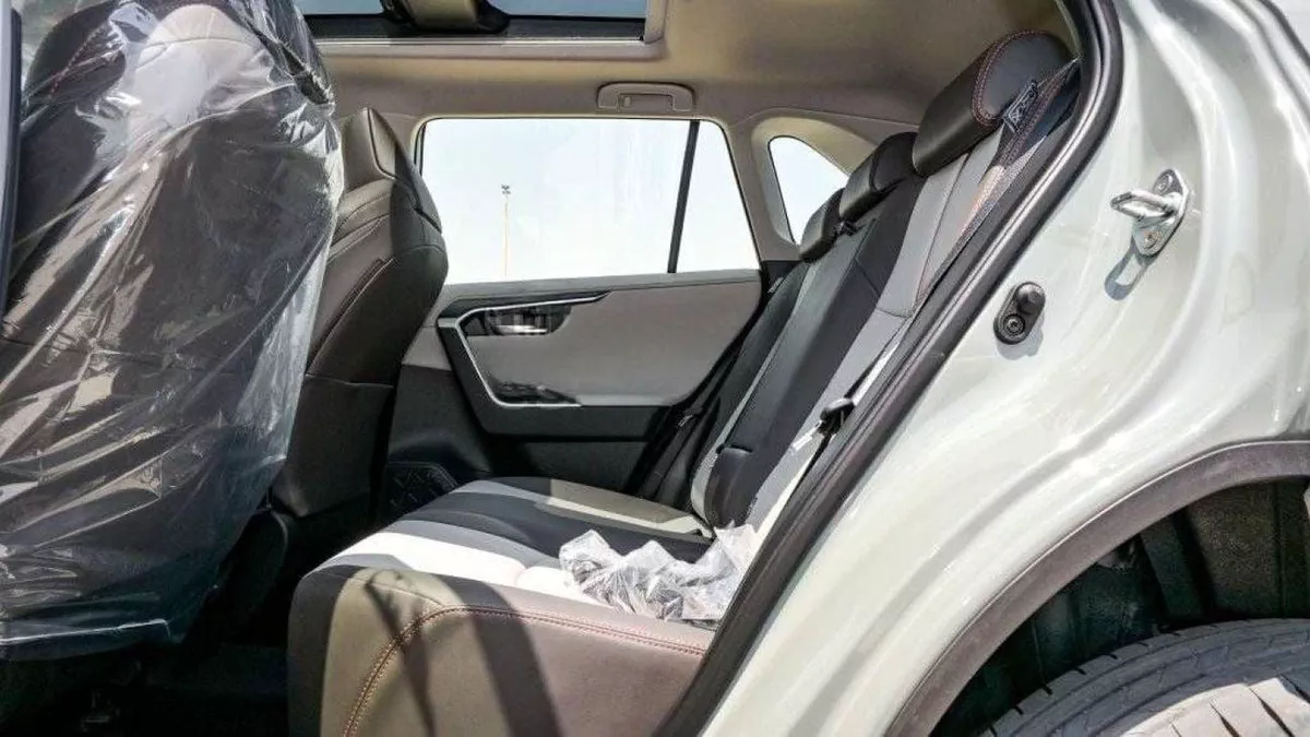Toyota RAV4 ADVENTURE-V AWD 2.5L-15-0