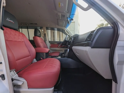 MITSUBISHI PAJERO 2015 GCC GLS MID OPTION IN EXCELLENT CONDITION-3