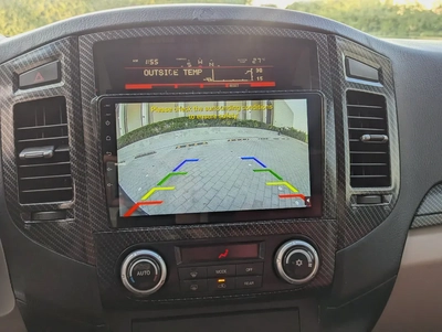 MITSUBISHI PAJERO 2015 GCC GLS MID OPTION IN EXCELLENT CONDITION-8