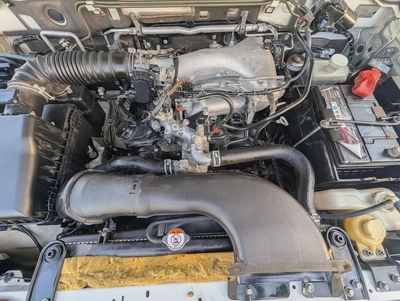 MITSUBISHI PAJERO 2015 GCC GLS MID OPTION IN EXCELLENT CONDITION-9