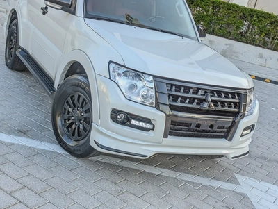 MITSUBISHI PAJERO 2015 GCC GLS MID OPTION IN EXCELLENT CONDITION-19