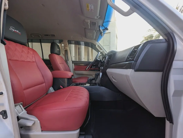 MITSUBISHI PAJERO 2015 GCC GLS MID OPTION IN EXCELLENT CONDITION