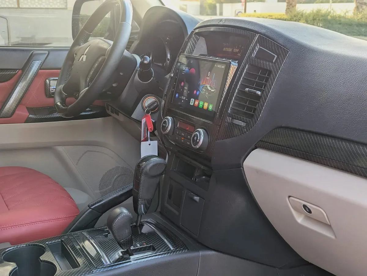 MITSUBISHI PAJERO 2015 GCC GLS MID OPTION IN EXCELLENT CONDITION-4-4