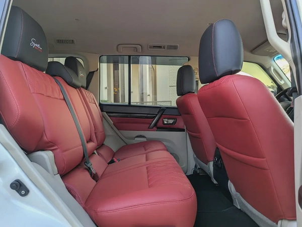 MITSUBISHI PAJERO 2015 GCC GLS MID OPTION IN EXCELLENT CONDITION