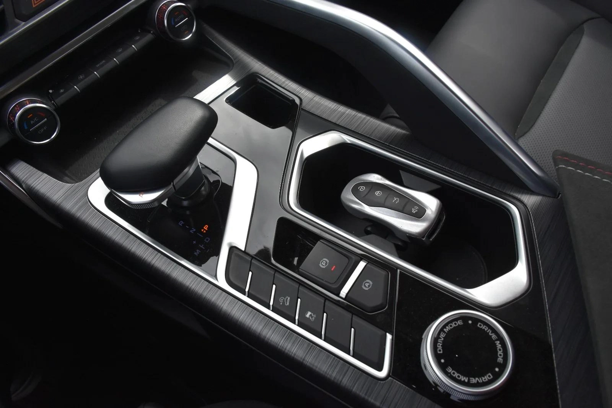 GEELY TUGELLA 2025 | BLACK-4-4