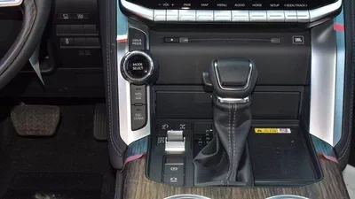 Toyota Land Cruiser VXR Toyota Land Cruiser VXR 3.3L Diesel 2025-14