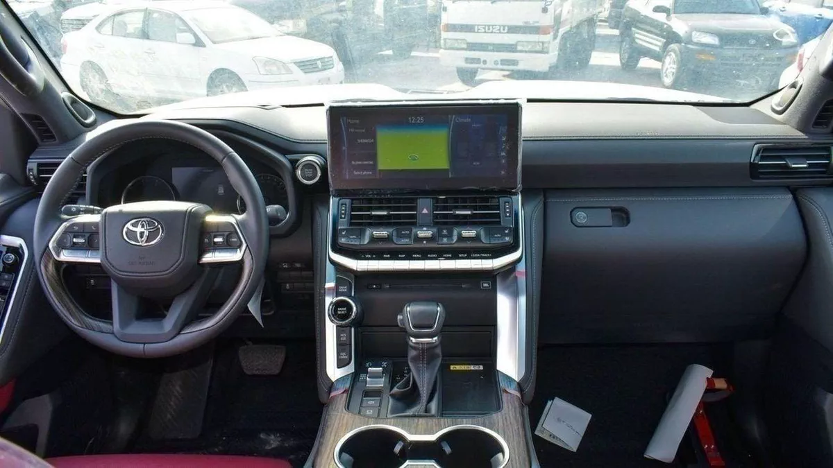 Toyota Land Cruiser VXR Toyota Land Cruiser VXR 3.3L Diesel 2025-13-0