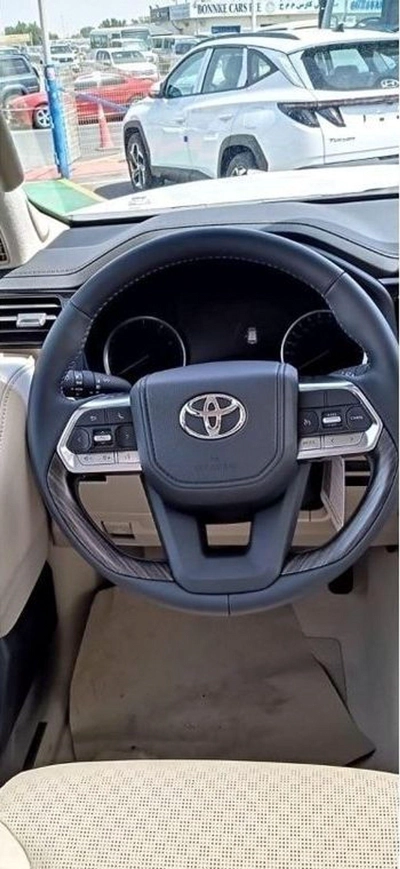 Toyota Land Cruiser VXR TOYOTA LANDCRUISER VXR FULL OPTION-16