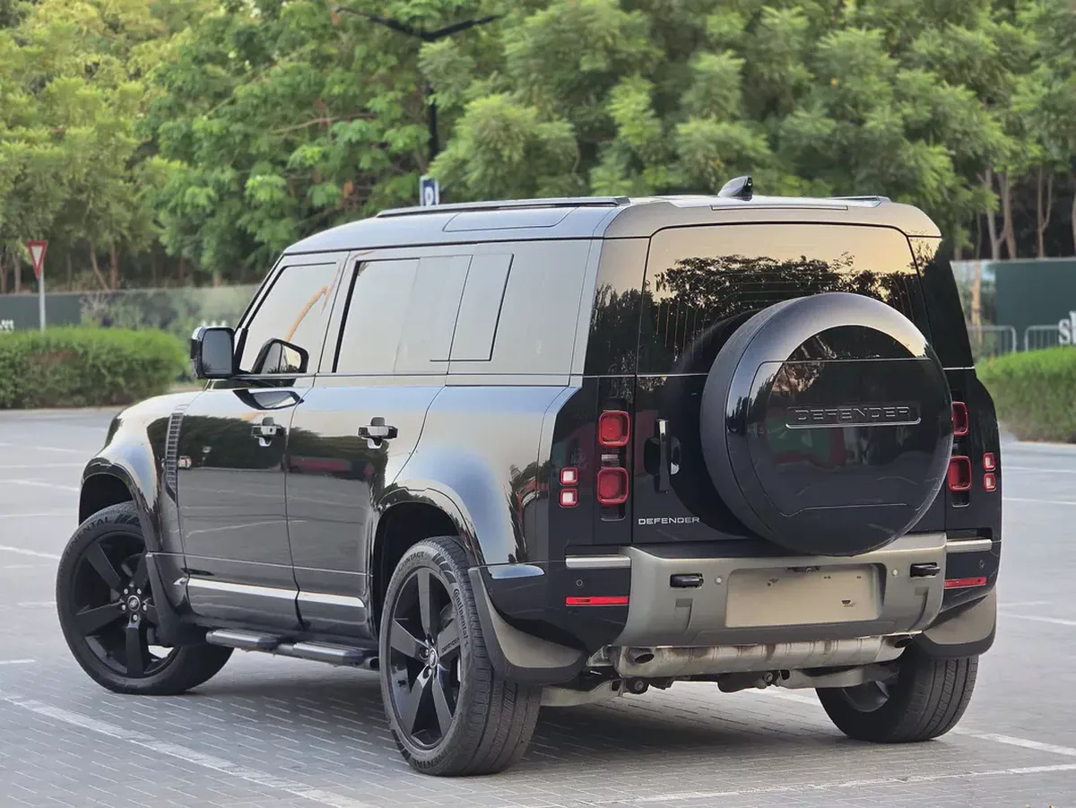 Defender 110 X-Dynamic HSE 2025 | GCC Specs | Brand New | Perfect condition | Under warranty 2 years-4-4
