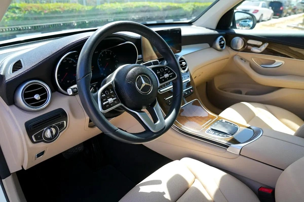 Mercedes-Benz GLC 300 4MATIC 2020 - American Specs