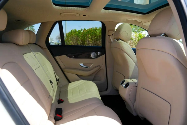Mercedes-Benz GLC 300 4MATIC 2020 - American Specs