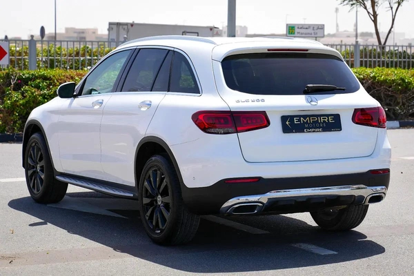 Mercedes-Benz GLC 300 4MATIC 2020 - American Specs