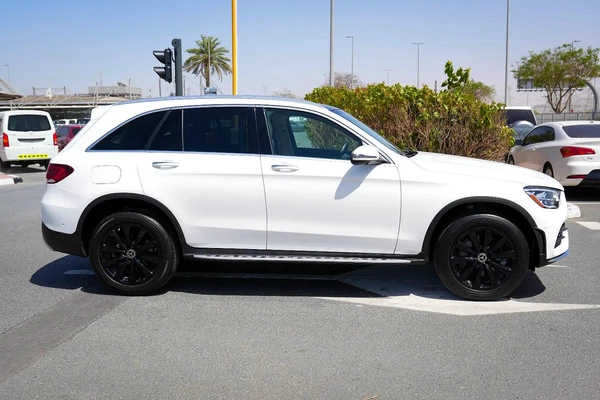 Mercedes-Benz GLC 300 4MATIC 2020 - American Specs