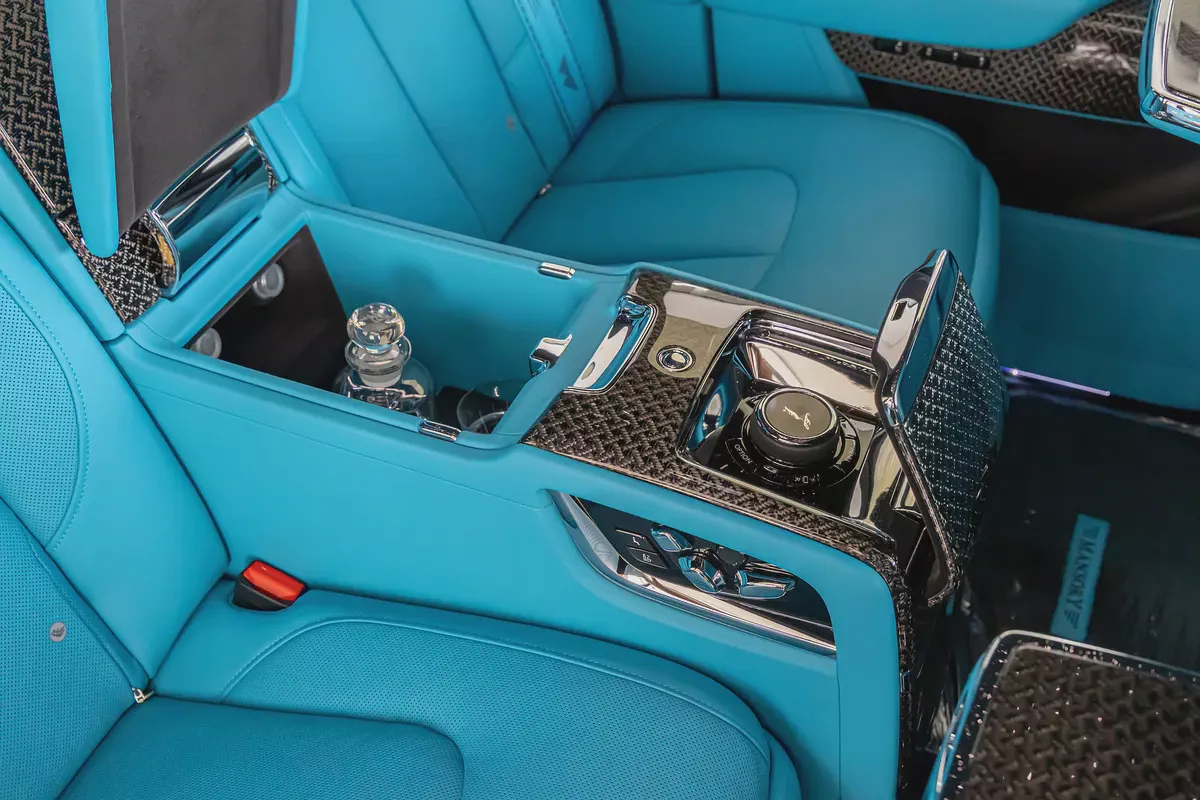 2026 Rolls-Royce Cullinan| Original Mansory with certificate | Full Carbon | Exclusive Blue Interior-15-15