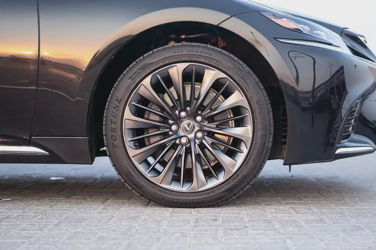 LEXUS LS 2020-7-7
