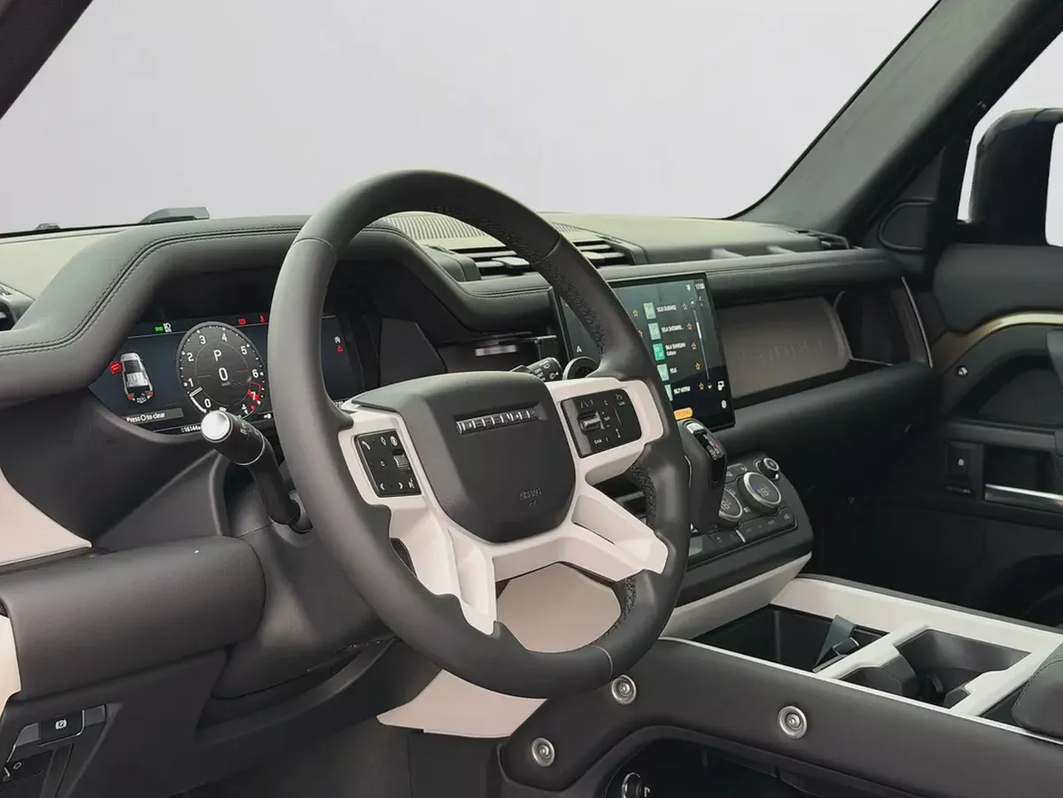 AGENCY WARRANTY & SERVICE CONTRACT UNTIL 2030  | LAND ROVER DEFENDER 110 HSE X-DYNAMIC | GCC SPECS-11-11