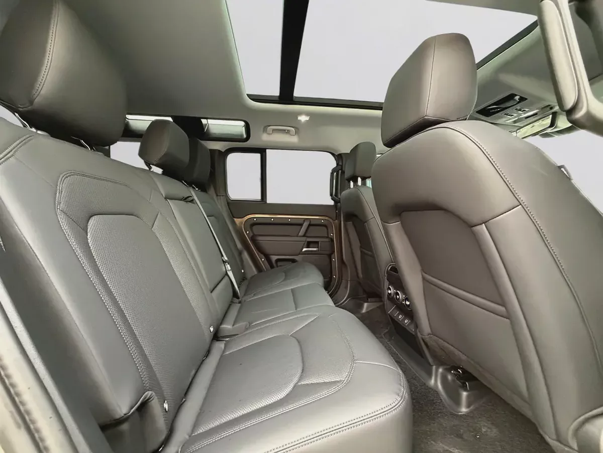 AGENCY WARRANTY & SERVICE CONTRACT UNTIL 2030  | LAND ROVER DEFENDER 110 HSE X-DYNAMIC | GCC SPECS-17-17