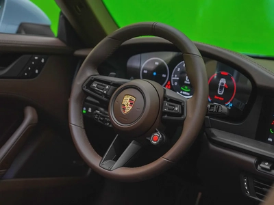 GTS BRAND NEW, WARRANTY, BOSE, SPORTS EXHAUST, REAR AXLE, PASM, SPORT DESIGN, CHRONO, CLUB LEATHER-8