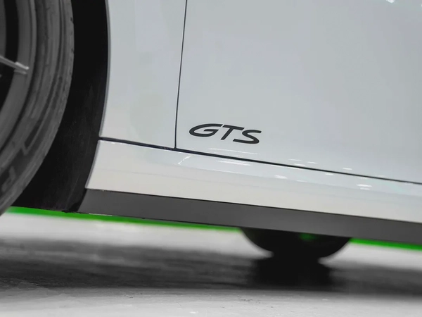 GTS BRAND NEW, WARRANTY, BOSE, SPORTS EXHAUST, REAR AXLE, PASM, SPORT DESIGN, CHRONO, CLUB LEATHER