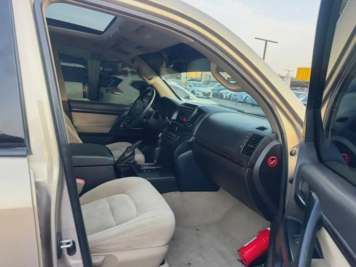 Toyota Land Cruiser GXR 2010 - GCC Specs - Well Maintained-9-9