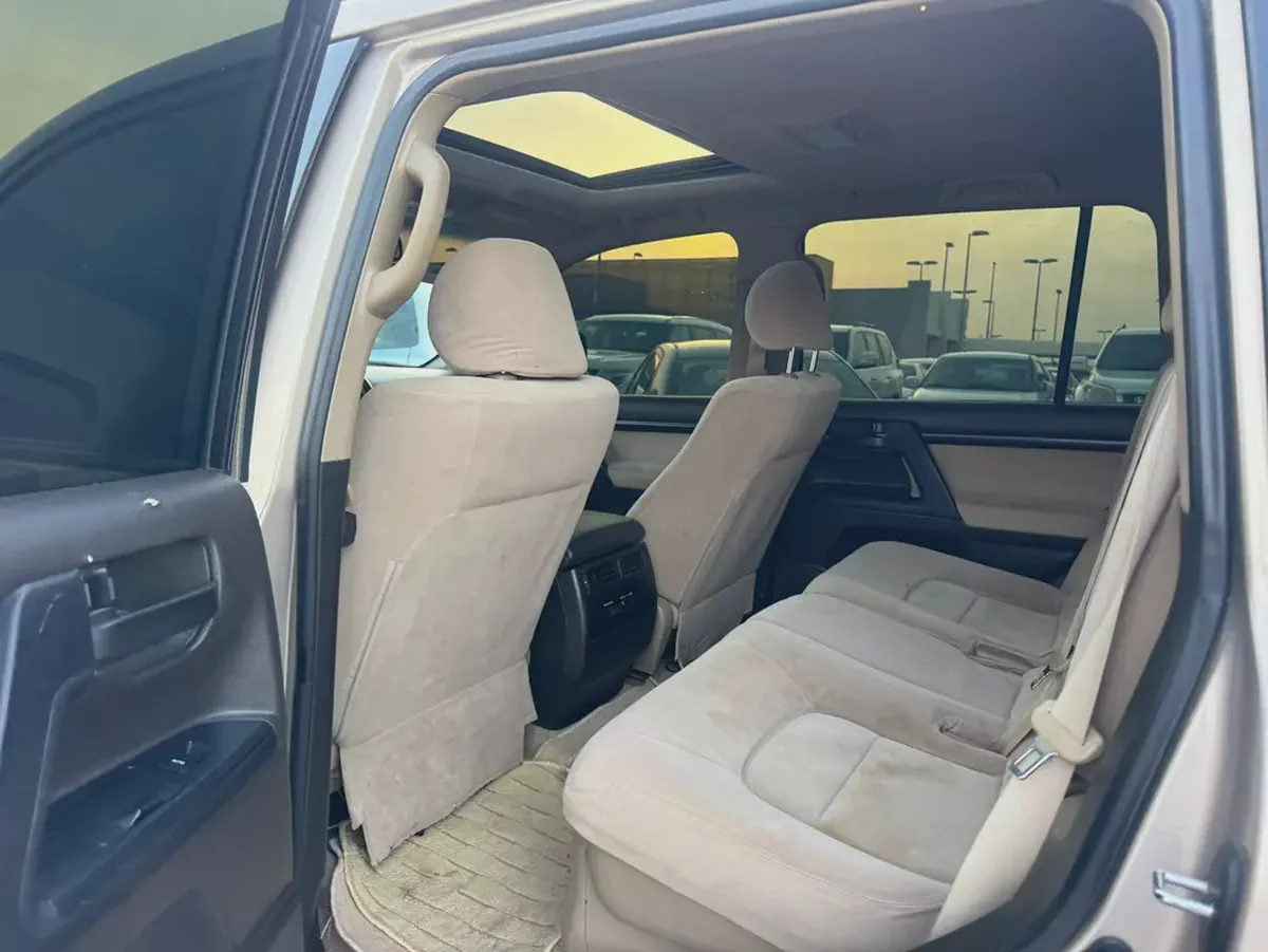 Toyota Land Cruiser GXR 2010 - GCC Specs - Well Maintained-2-2