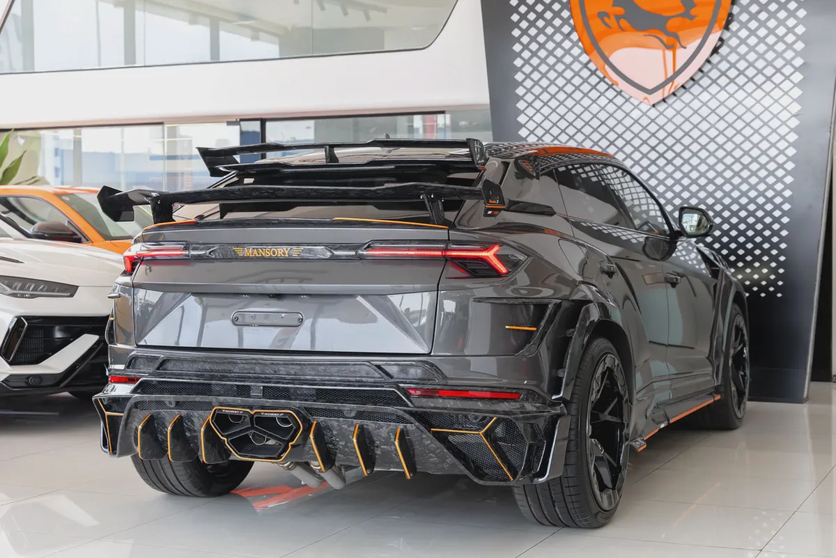 LAMBORGHINI URUS S | MANSORY VENATUS S KIT | 1 OF 9 | FULLY LOADED | FULL CARBON | 2023-2-2