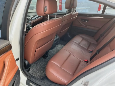 BMW 528i-9