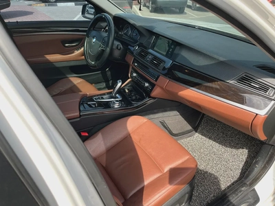 BMW 528i-6