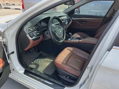 BMW 528i-7