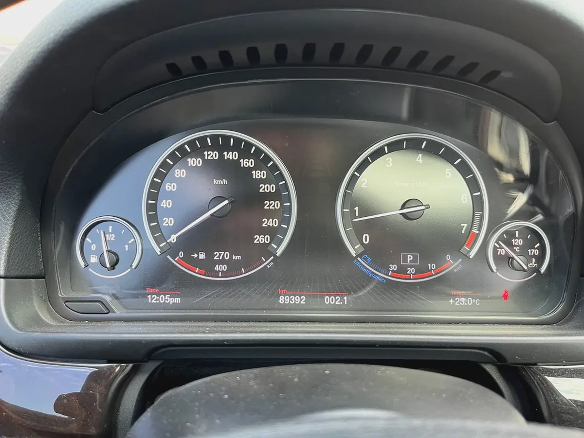 BMW 528i-11-11