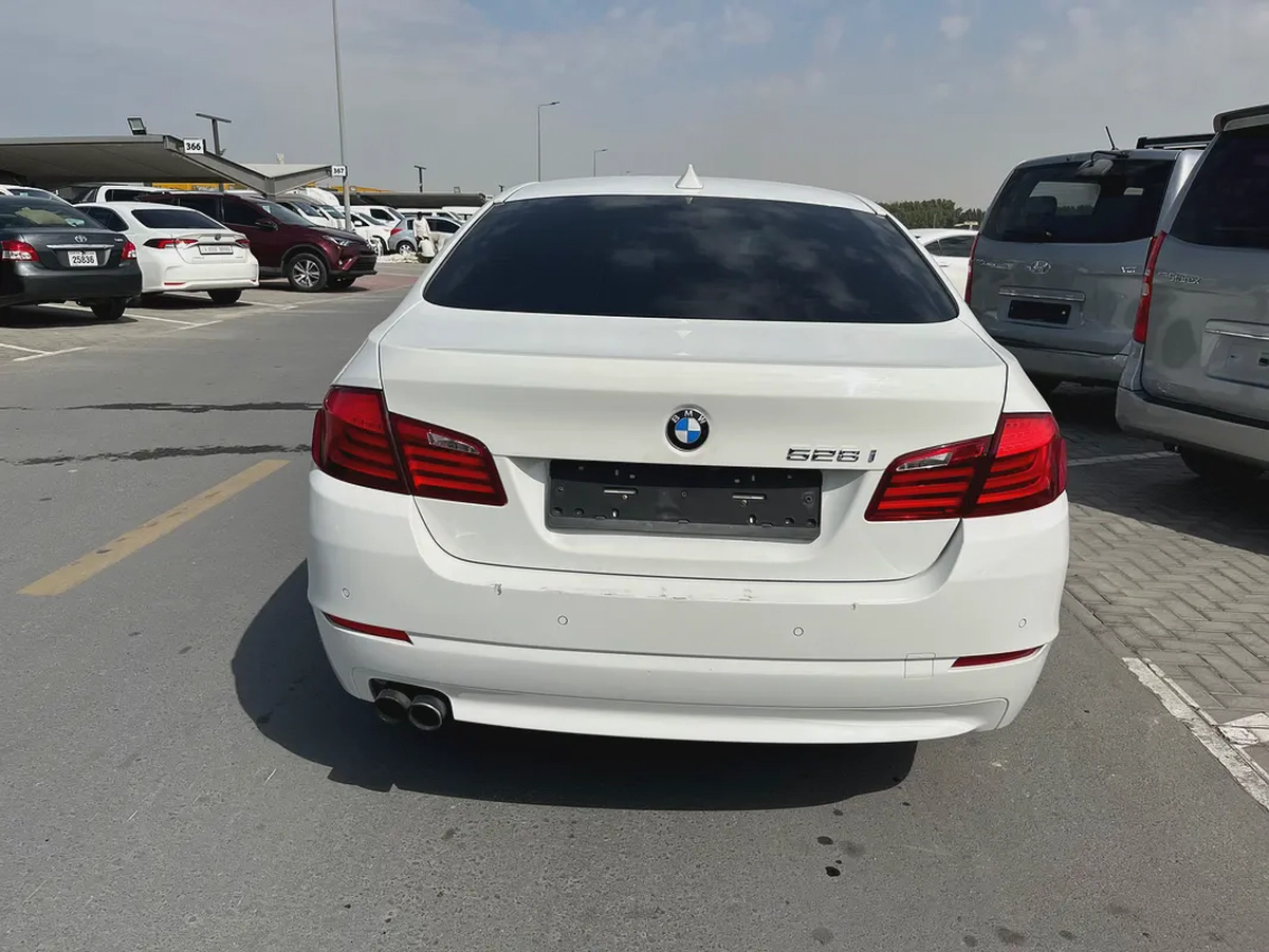 BMW 528i-3-3