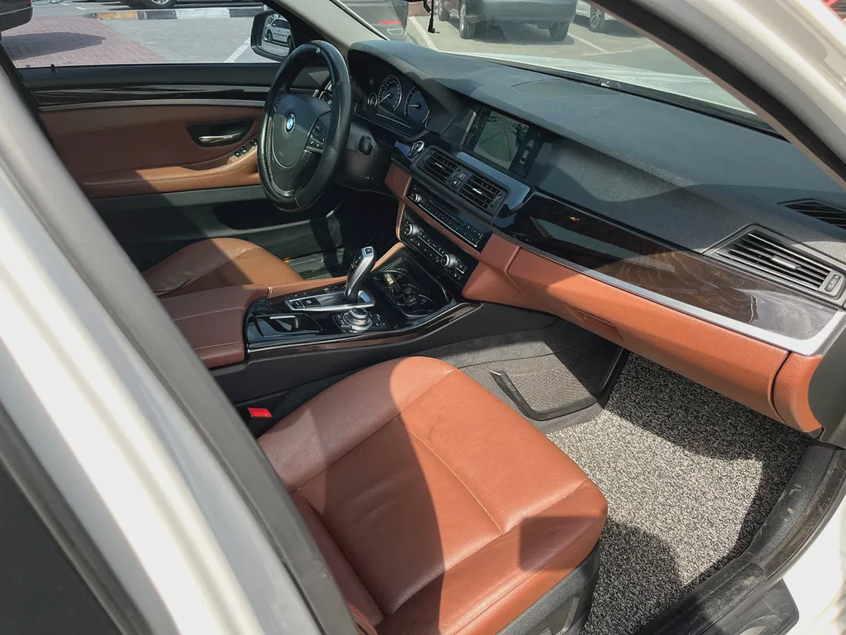 BMW 528i-6-6