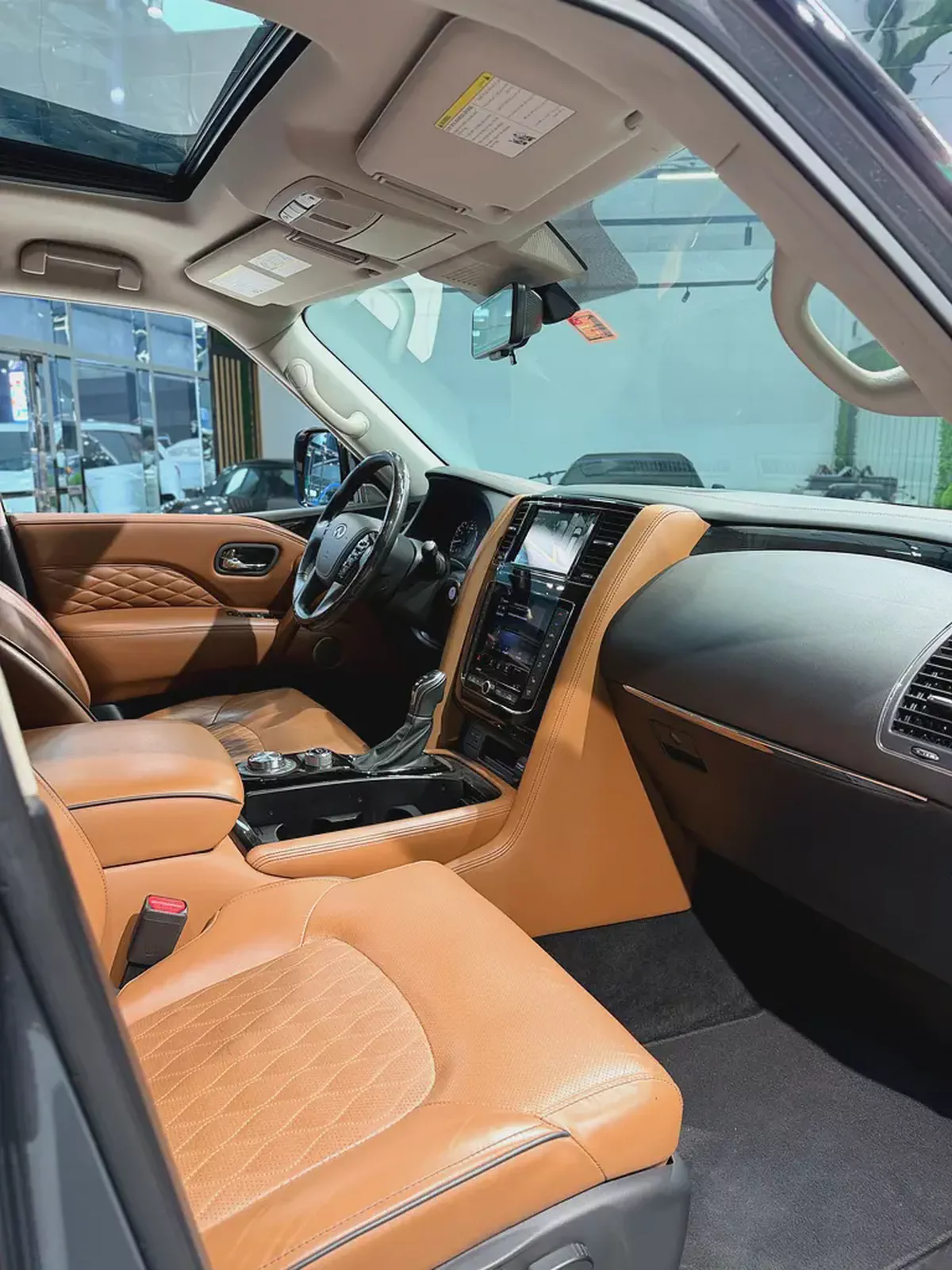 Pristine 2021 Infiniti QX80 Luxury | GCC Specs | Full Service History-14-14