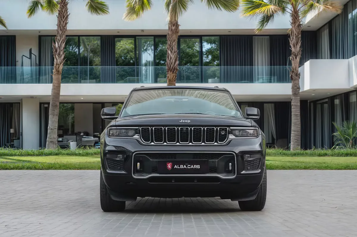 3,212 P.M |  Grand Cherokee Overland | 0% Downpayment | Amazing Condition!-3-3