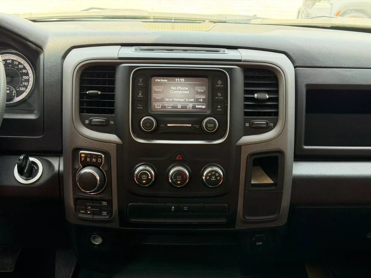 RAM 1500 CLASSIC VXR Dodge Ram 2021 Classic 1500 HEMI 5.7L Petrol Engine US Specs-10-0