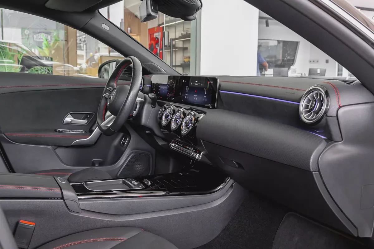 Amazing Price | Mercedes-Benz CLA 200 1.4L Turbo | COUPE | 2024 - 5 Years Gargash Auto Warranty-16-16